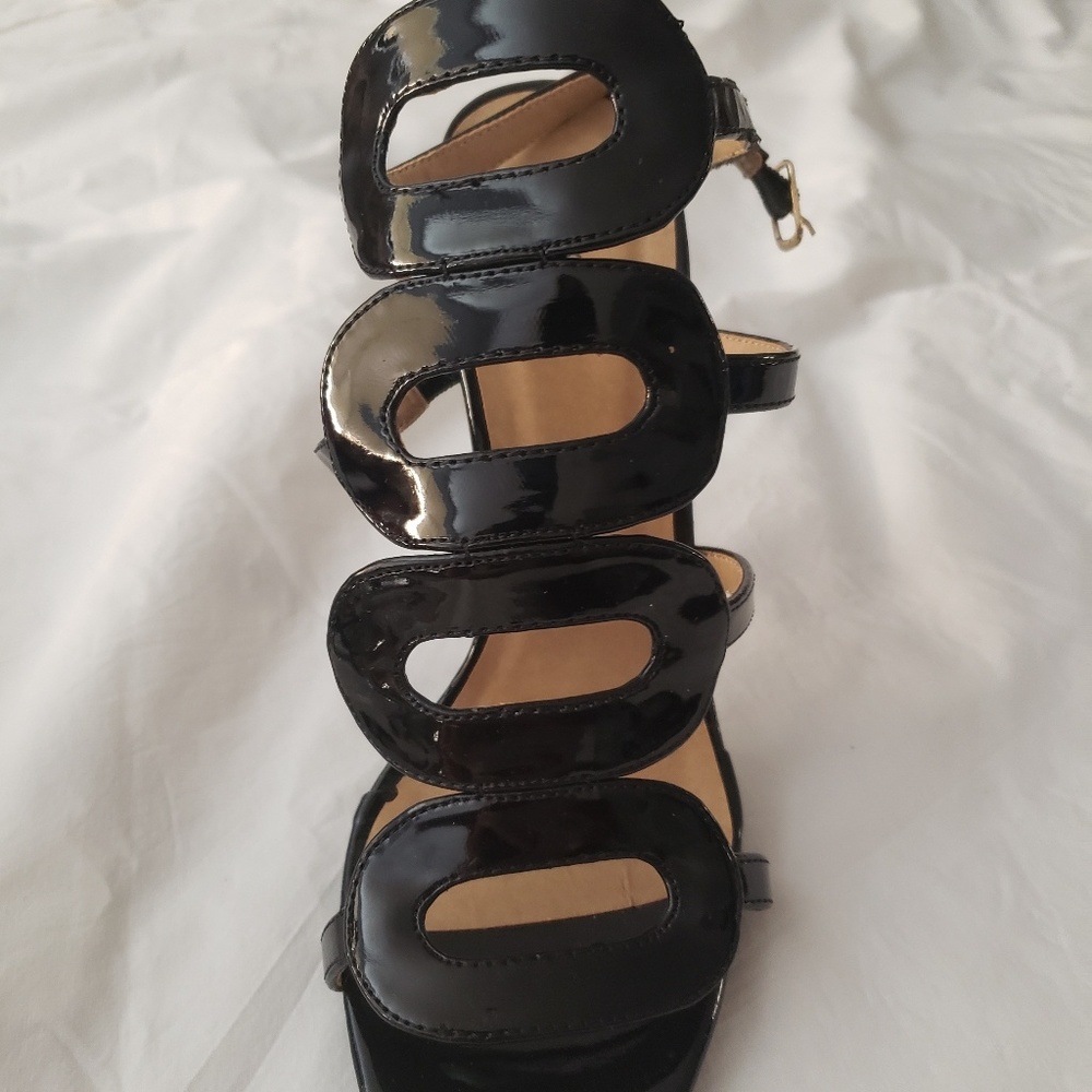 high heels - Picture 2 of 5